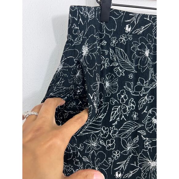 One 5 One Black Floral Wide Leg Pants - Picture 2 of 7